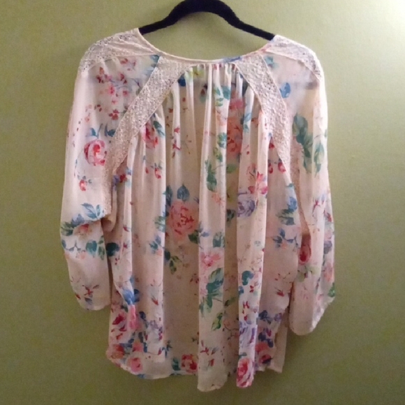 Womans M Express White And  Pink Pleated Cardigan Relaxed Fit Laced Flowy - Picture 4 of 4